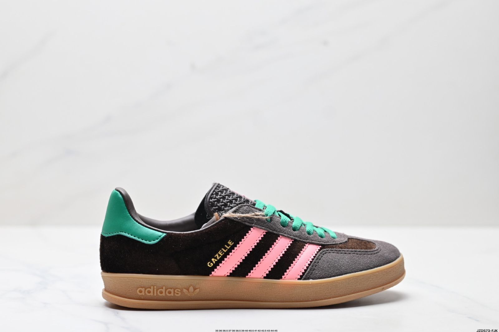 アディダス オリジナルズ GAZELLE INDOOR ｜快適・ユニバーサル ｜スリップ防止・耐摩耗 ｜ロートップ ボードシューズ