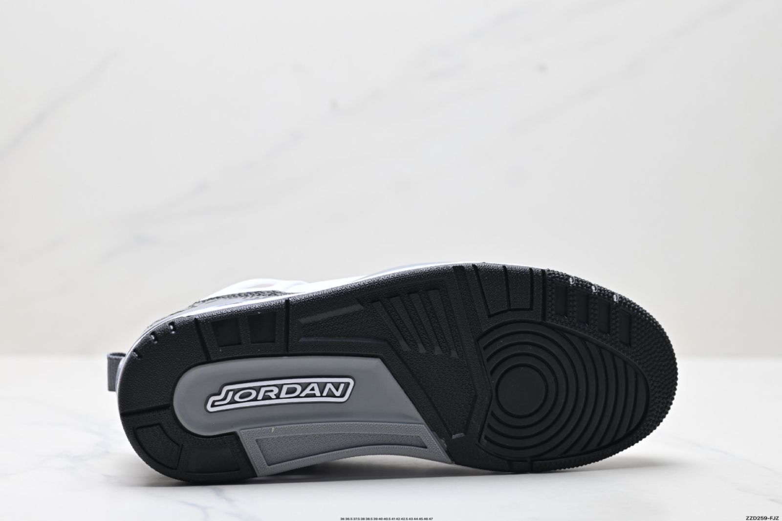 ナイキ Nike Air Jordan Spizike Low 快適でミックスマッチしやすく、滑り止めで耐磨耗性があるロートップ レトロバスケットボールシューズ。