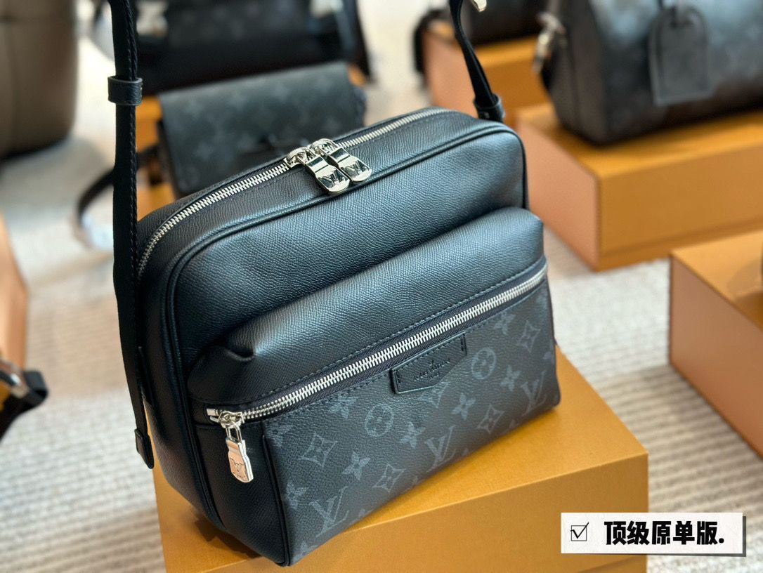【今日特価】Louis Vuitton OUTDOOR ポストマンバッグ ?ユニセックス実用派ファッションアイテム?