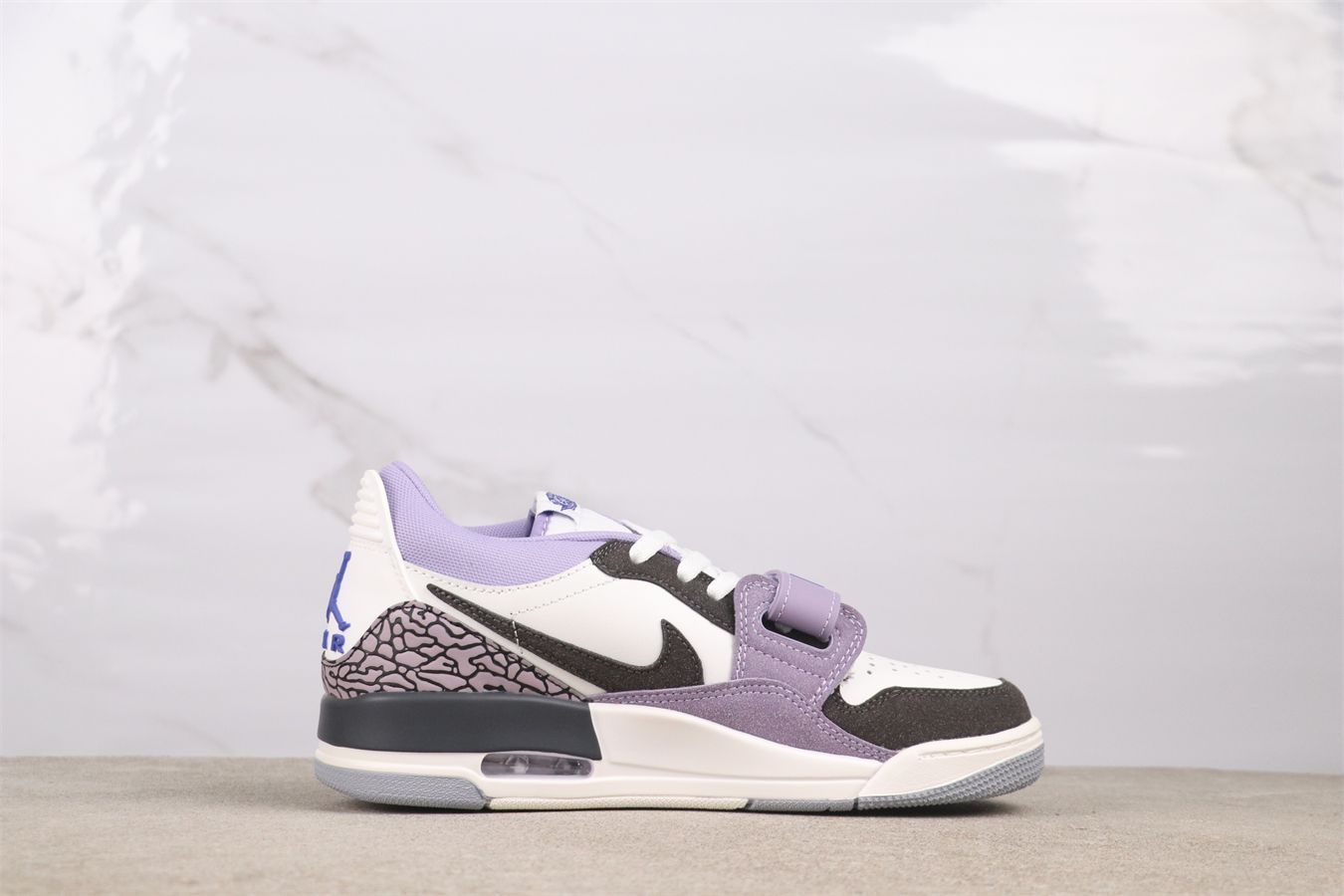 【今日特価】Air Jordan CD7069-108 エアジョーダン CD7069-108 コメットパープル