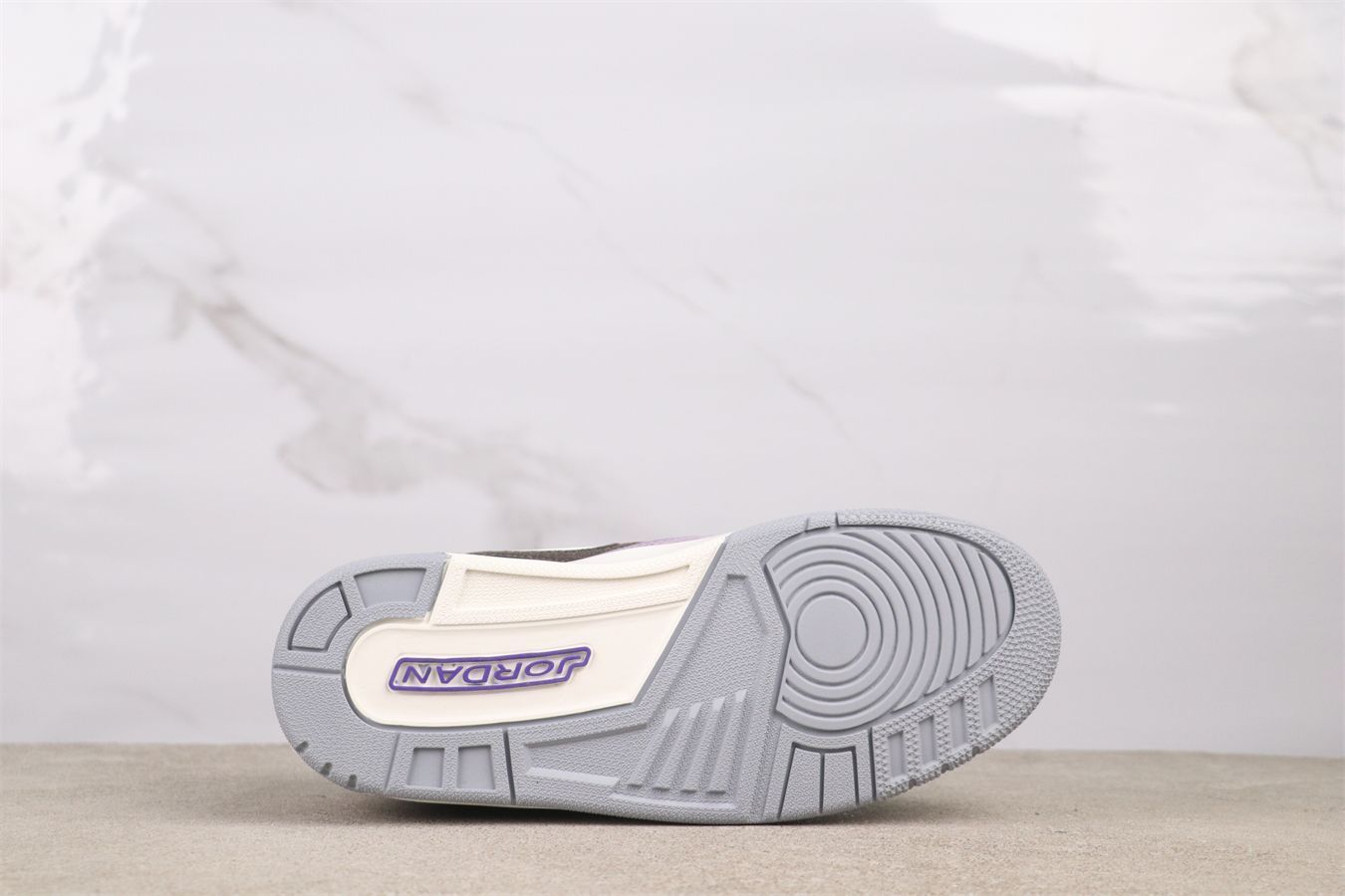 【今日特価】Air Jordan CD7069-108 エアジョーダン CD7069-108 コメットパープル