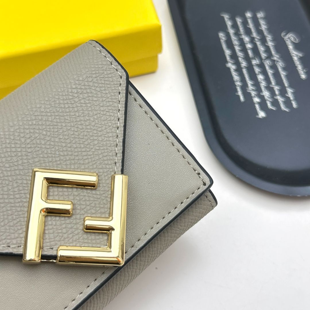 今日特価】Fendi 8352 ミニウォレット, ブラック/ダークブラウン