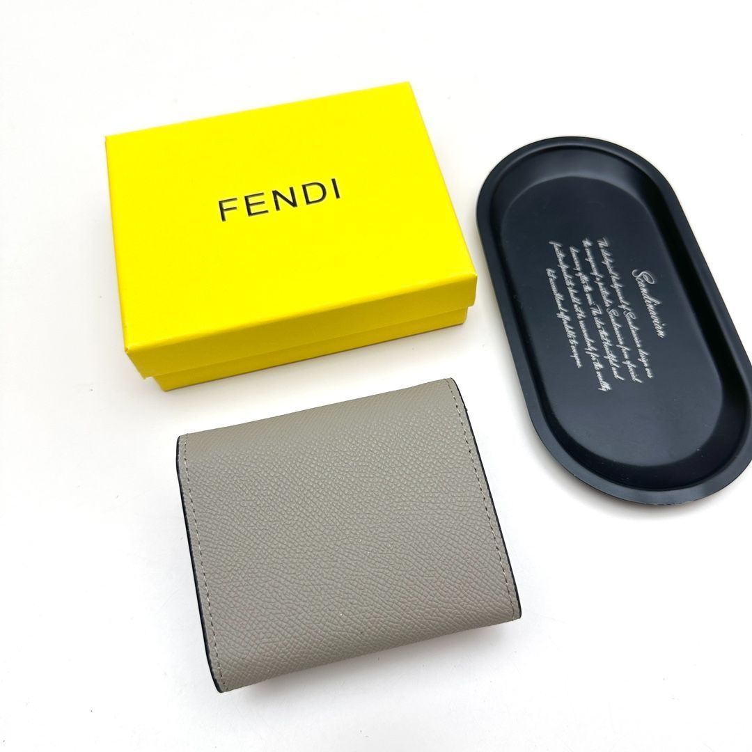今日特価】Fendi 8352 ミニウォレット, ブラック/ダークブラウン
