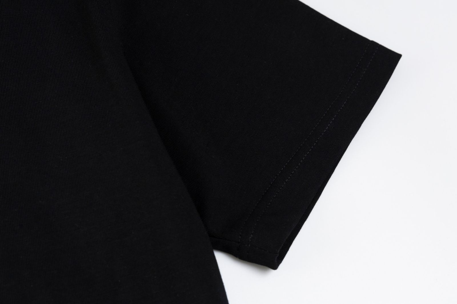 【今日特価】Prada プラダ 25ss プレミアムプリント T シャツ 【今日特価】Prada プラダ 25ss プレミアムプリント T シャツ