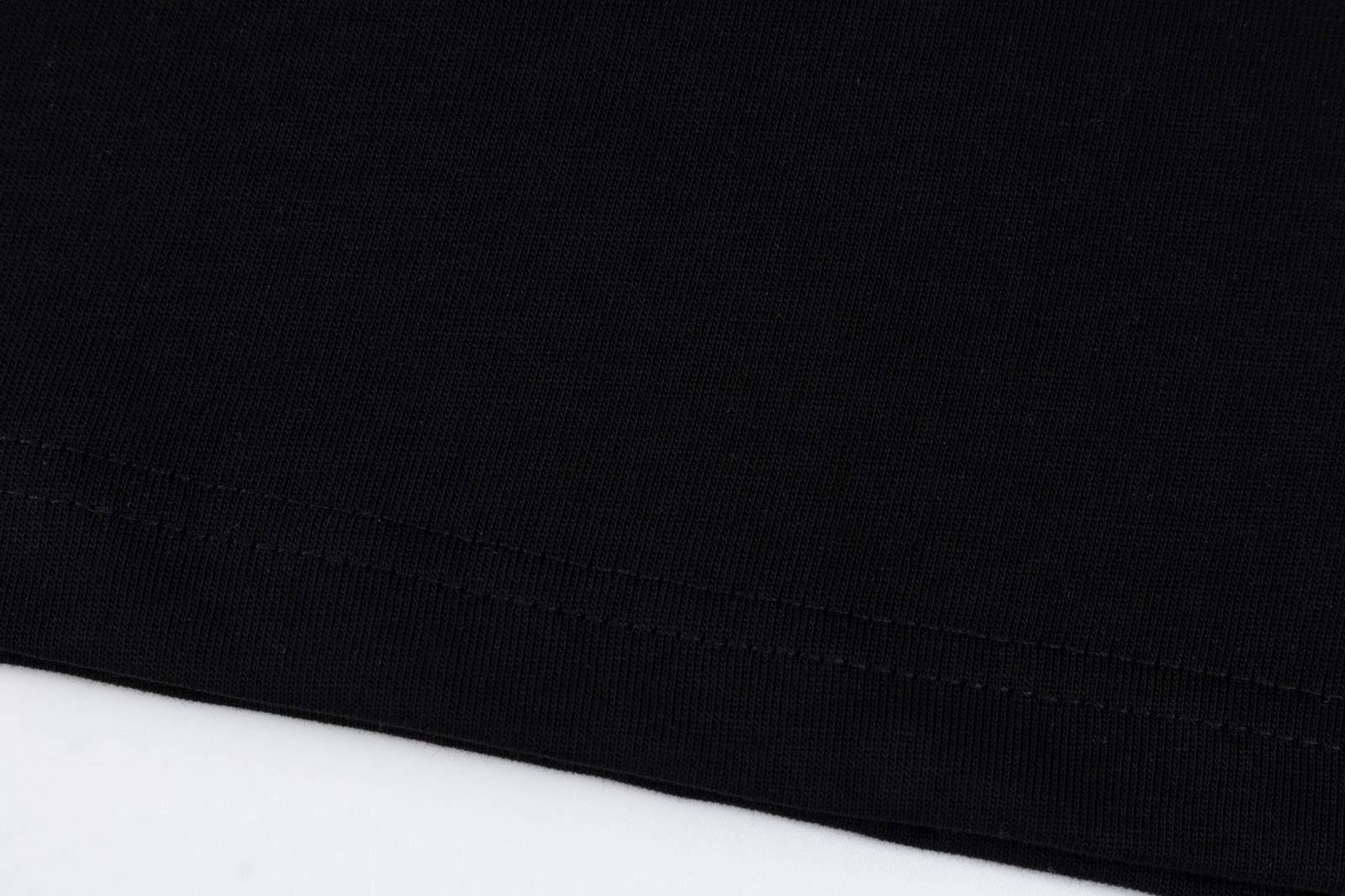 【今日特価】Prada プラダ 25ss プレミアムプリント T シャツ 【今日特価】Prada プラダ 25ss プレミアムプリント T シャツ