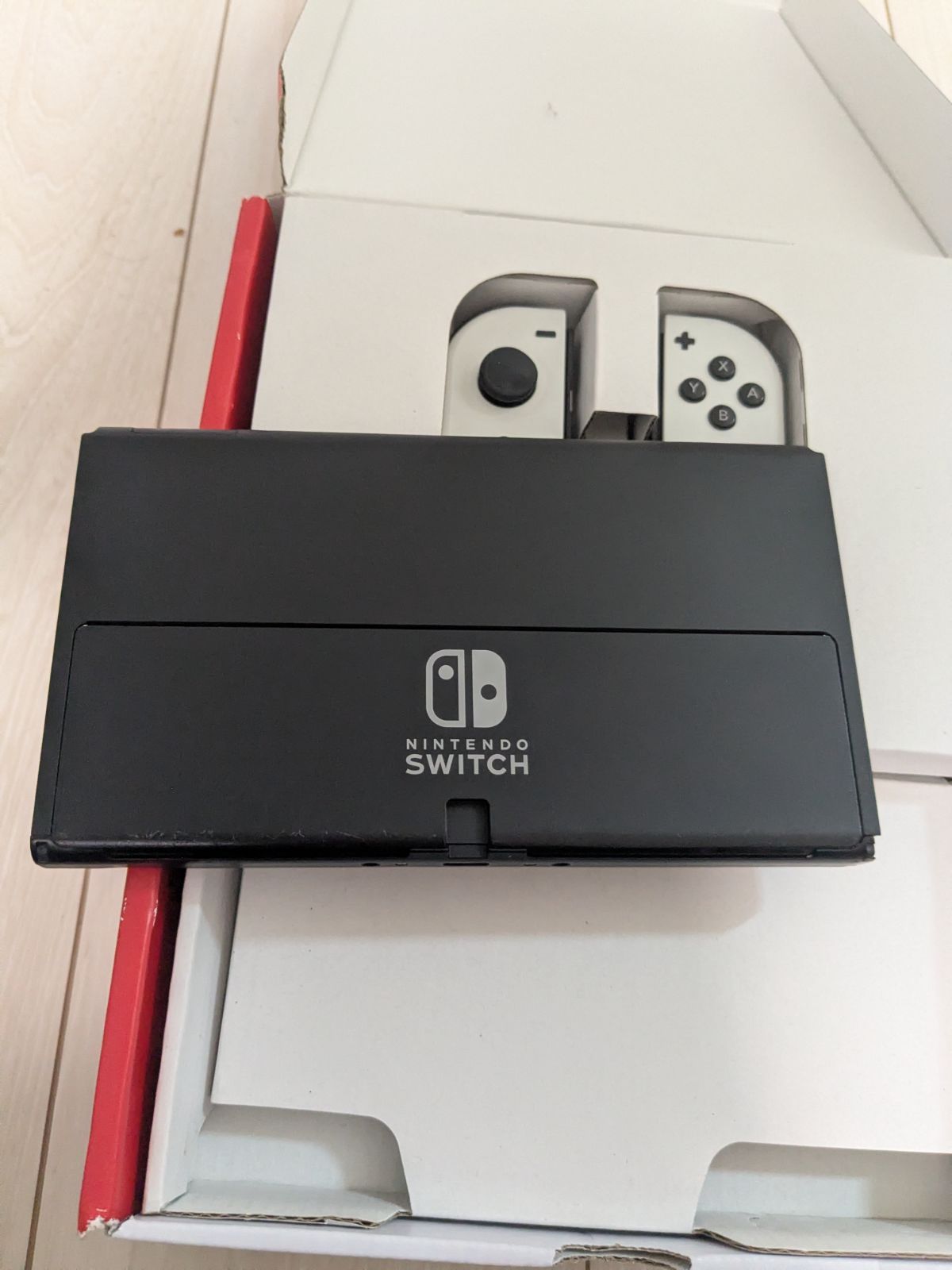 ニンテンドースイッチ 有機ELモデル ホワイト 完品 箱に傷みあり 動作