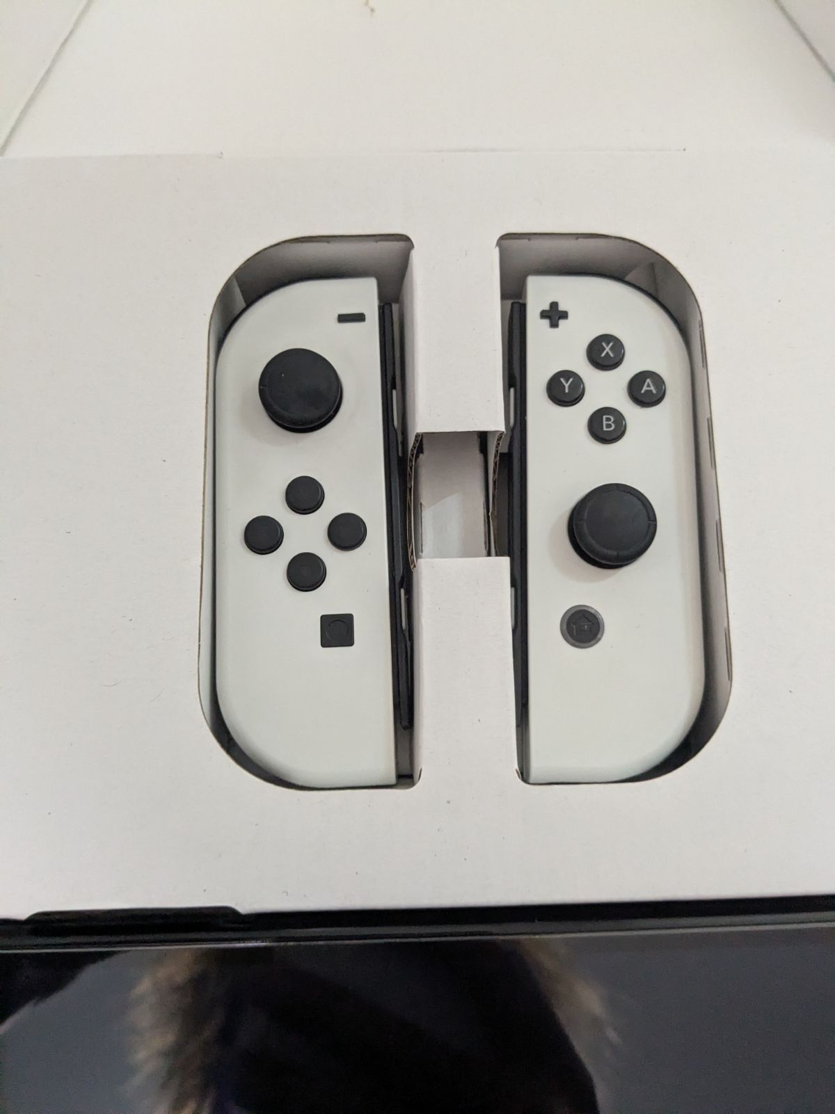 ニンテンドースイッチ 有機ELモデル ホワイト 完品 箱に傷みあり 動作