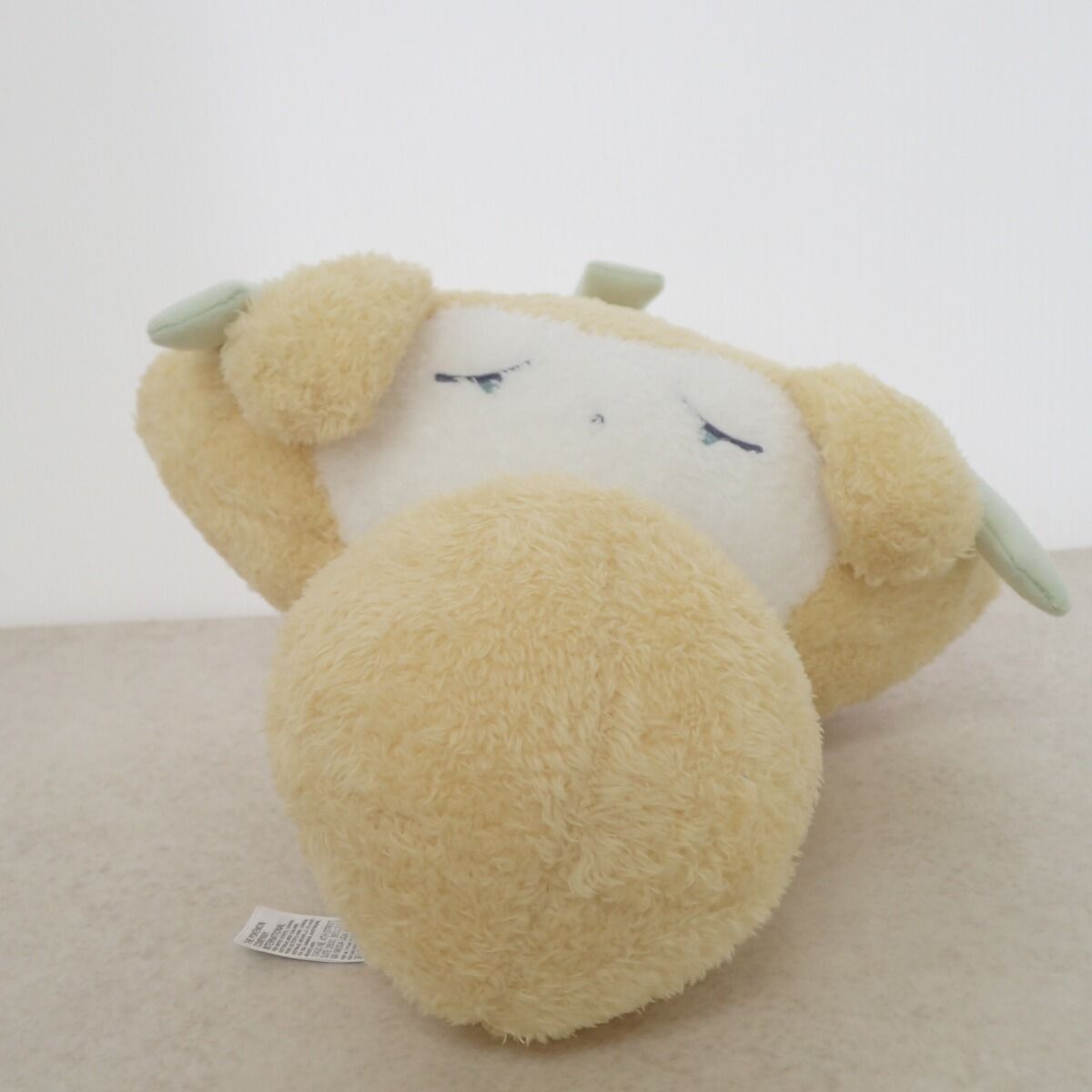 ポケモンセンター 蓄光ぬいぐるみ ジラーチ星つなぎ 等身大おねむり