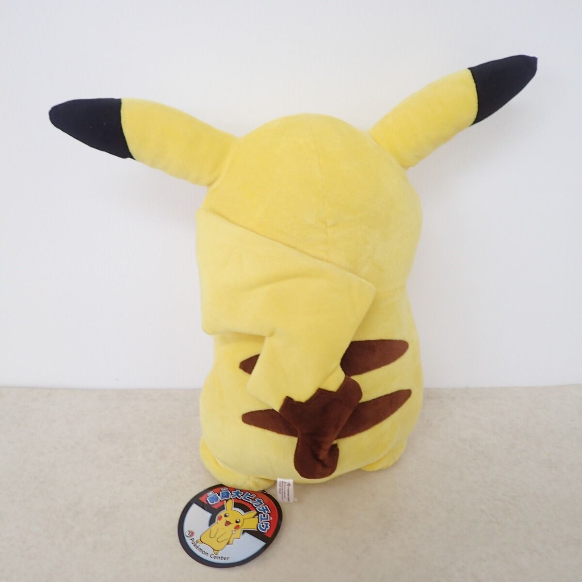 ポケモンセンター ぬいぐるみ 等身大ピカチュウ 紙タグ付き - メルカリ