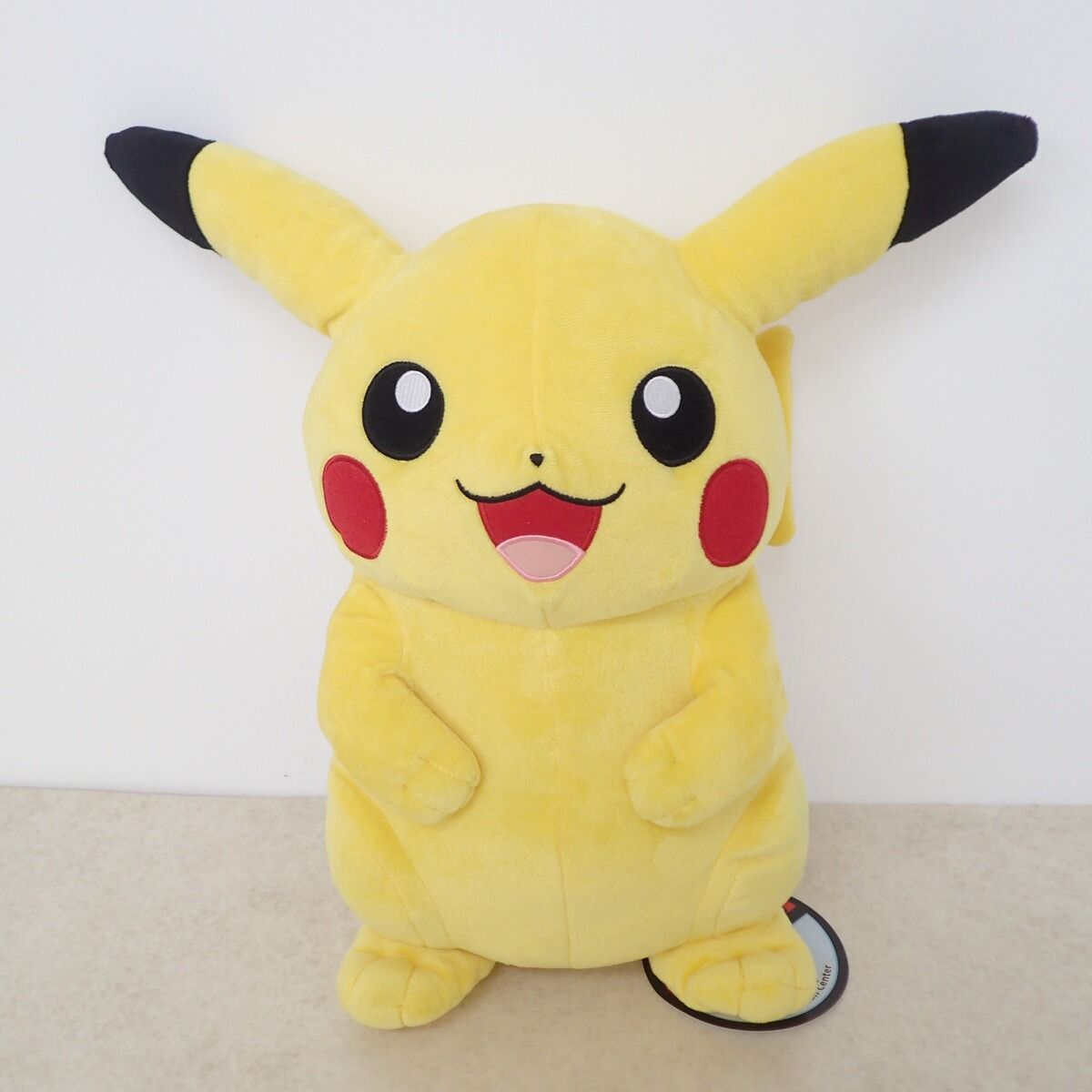 ポケモンセンター ぬいぐるみ 等身大ピカチュウ 紙タグ付き - メルカリ