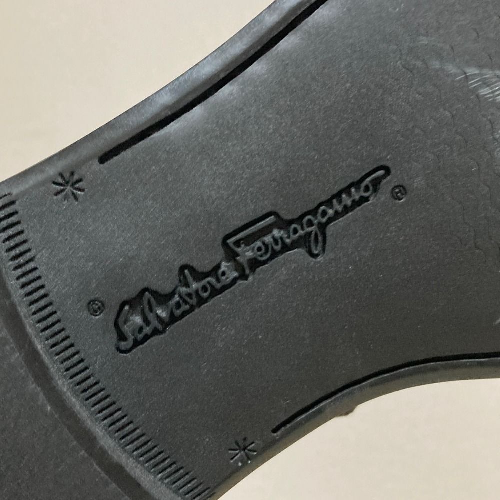 美品 Salvatore Ferragamo サルヴァトーレフェラガモ スエードレザー