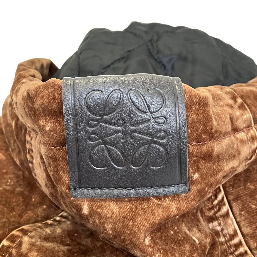 新品同様 LOEWE ロエベ アナグラムパッチ フロッキーパターン