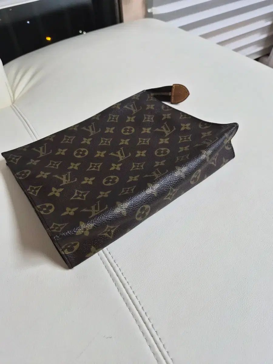 Louis Vuitton ルイヴィトン モノグラム ポーチ 25x20 29,660円