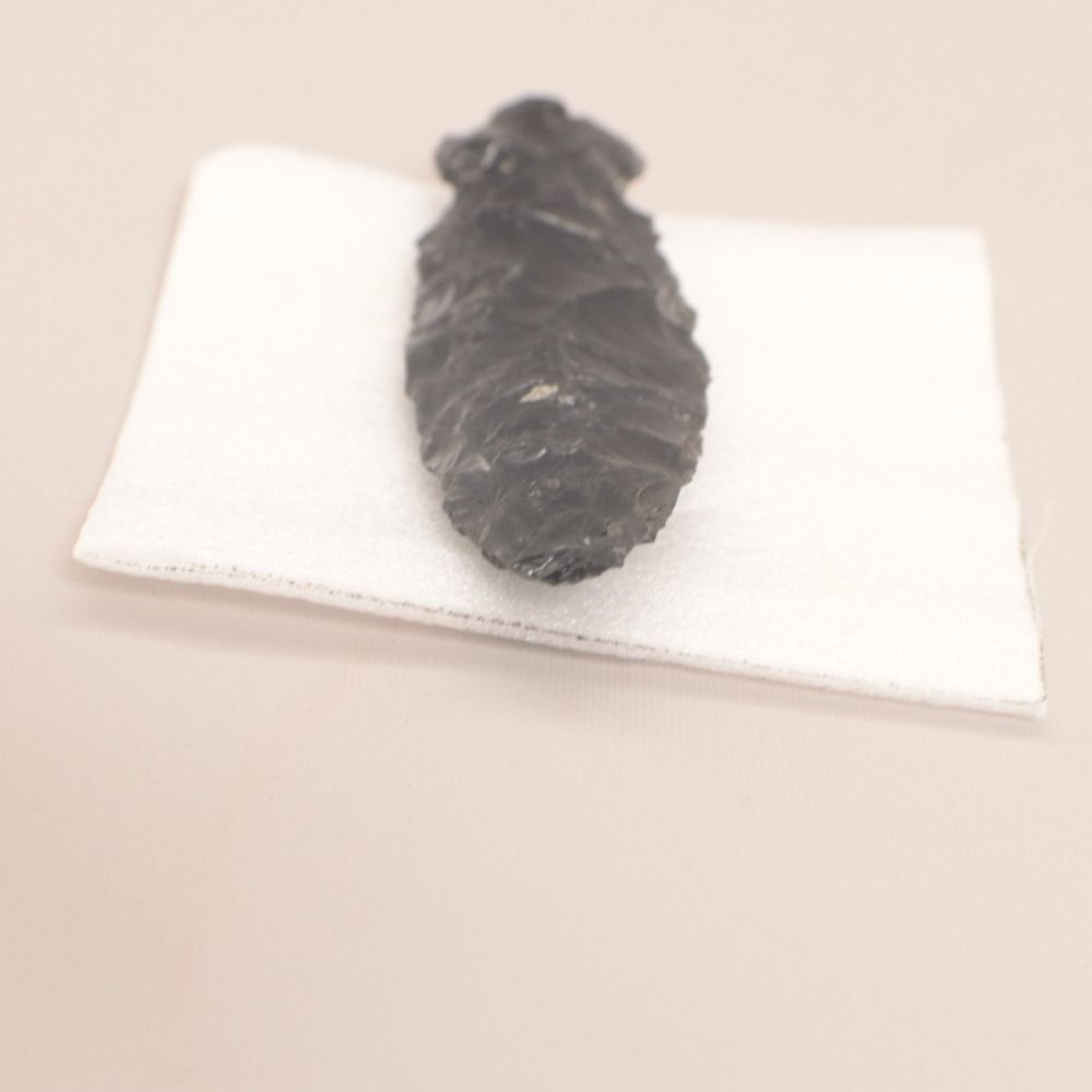 □ 黒曜石 鏃 矢じり 矢尻 弓矢 先端 利器 旧石器 縄文 弥生時代 重量