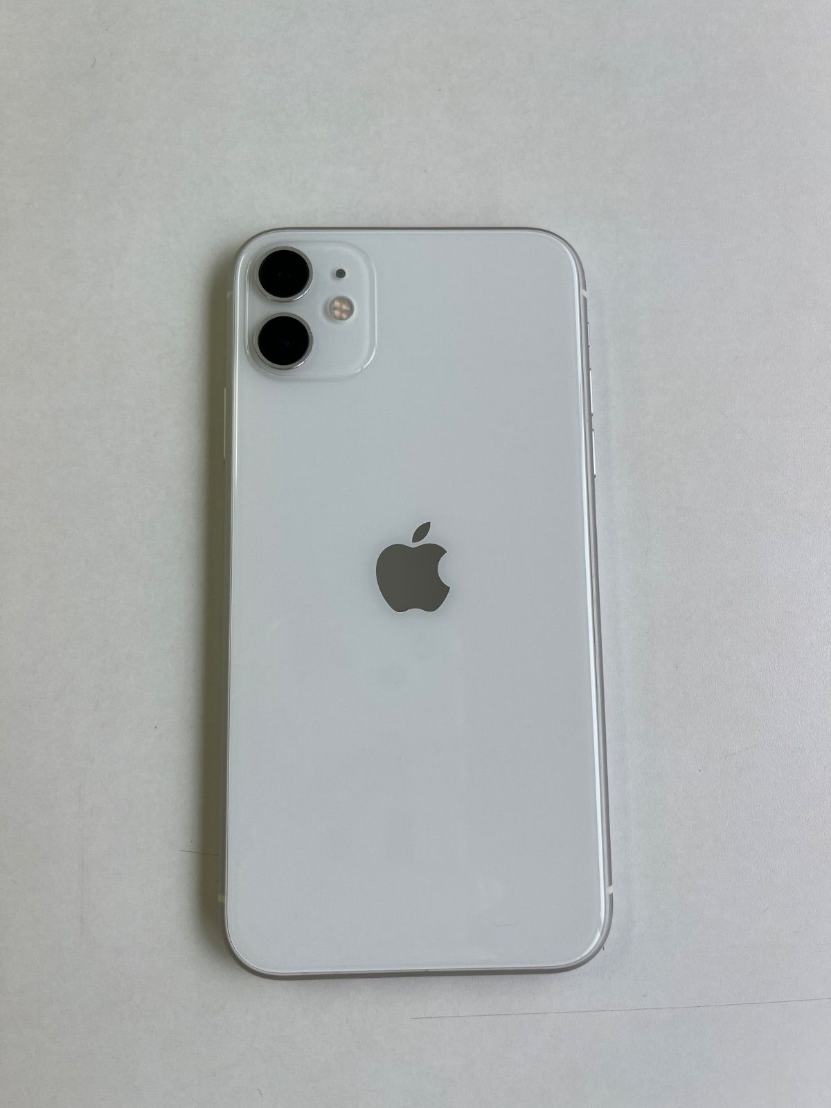 美品 iPhone 11 64GB ホワイト バッテリー85% MWLU2J/A - 3791 - メルカリ