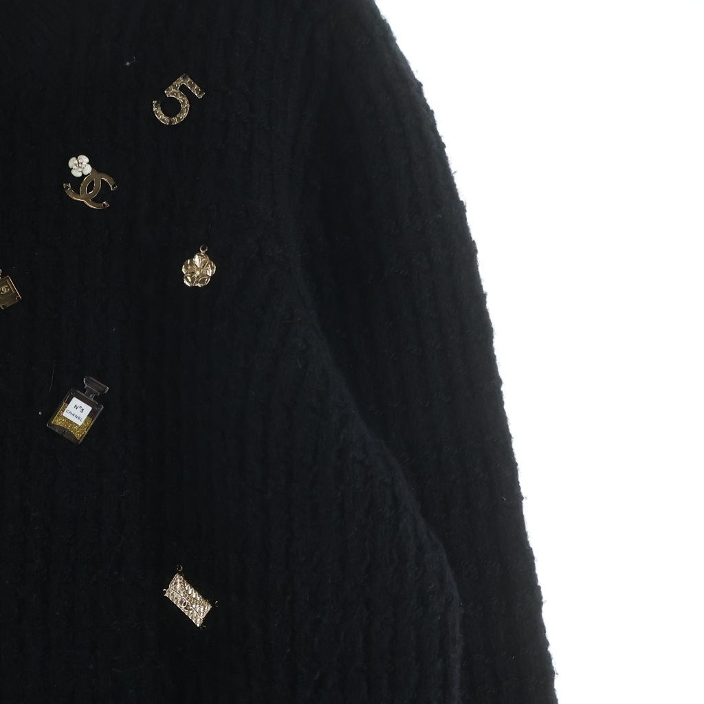CHANEL (シャネル) マルチアイコン ビジュー装飾長袖ニット セーター