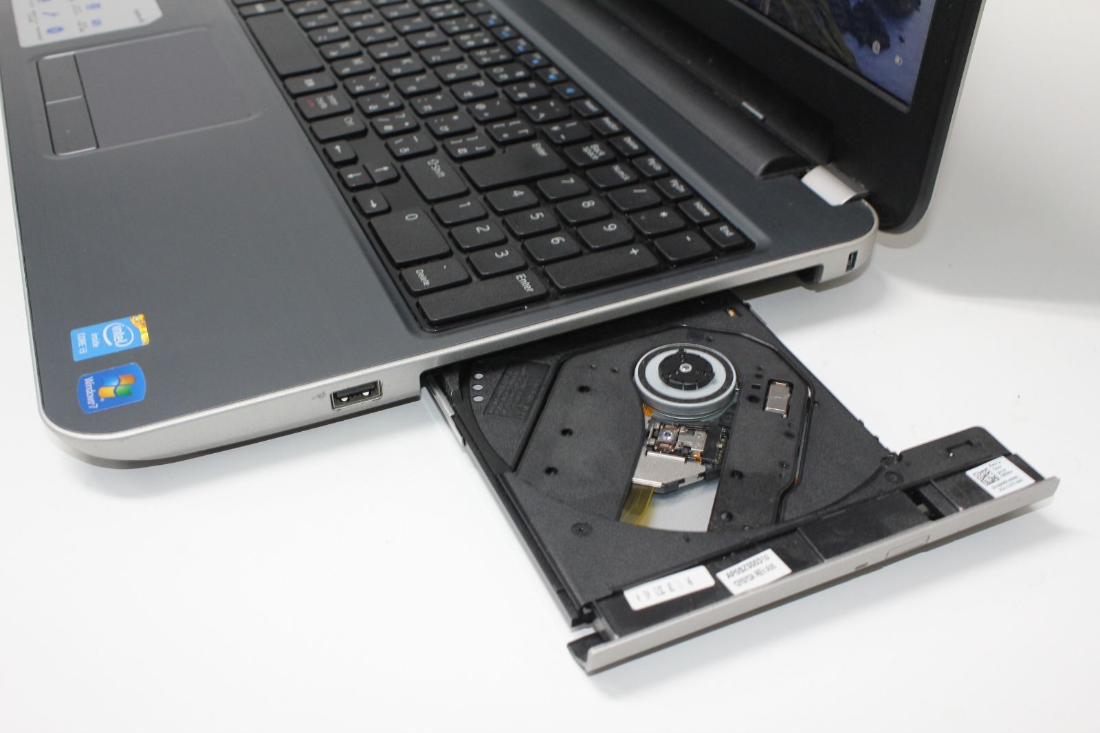 中古】Dell Inspiron 15R-5537 第4世代i3 SSD250GB 8GB - メルカリ