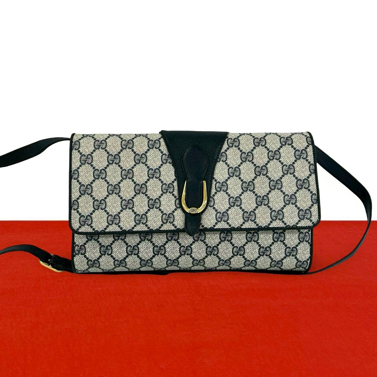 極 美品 希少品 GUCCI グッチ オールドグッチ GG ロゴ 柄 金具 レザー