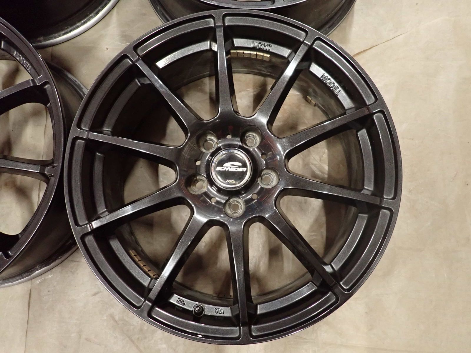 4本SET 会社宛 送料無料 18×7J シュナイダー スタッグ アルミ 5穴 PCD 