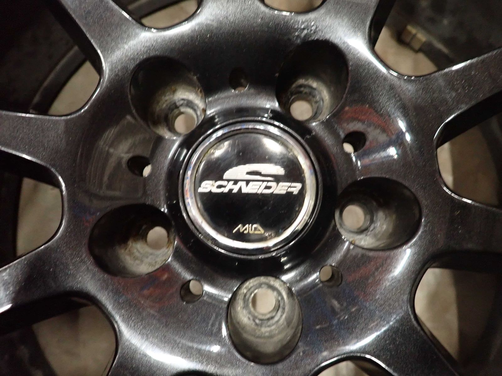 4本SET 会社宛 送料無料 18×7J シュナイダー スタッグ アルミ 5穴 PCD 