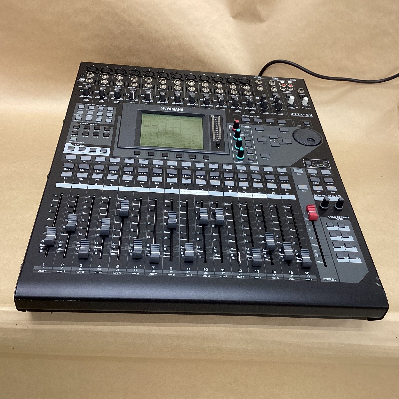 ヤマハ 業務用 デジタルミキサー 01V96i 32ch USBオーディオIF SPXエフェクト搭載 96kHz