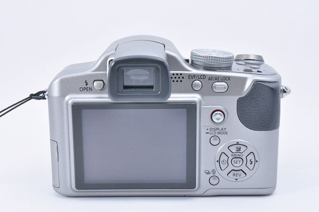 LUMIX コンパクトデジタルカメラ シルバー　レンズはライカ製 Panasonic LUMIX DMC-FZ18 ライカレンズ 18倍ズーム デジタルカメラ