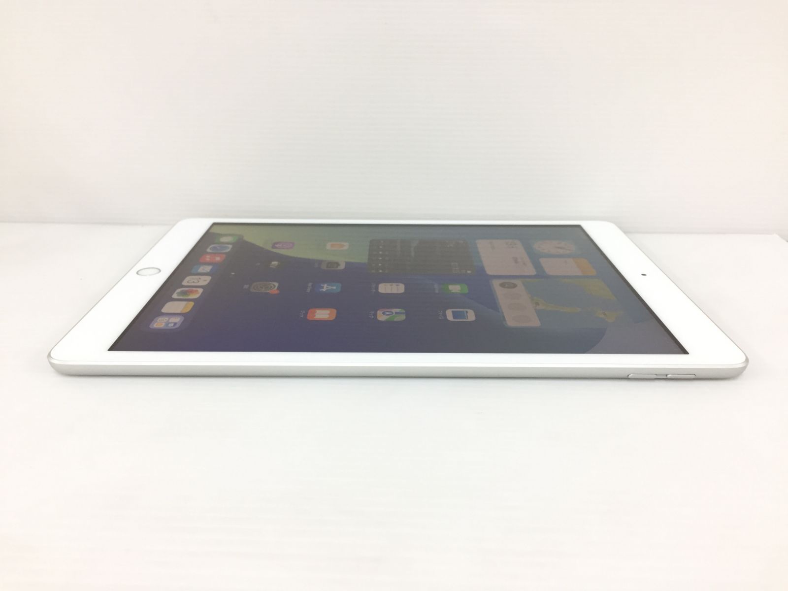 美品 iPad 第7世代 32GB シルバー 動作品 - メルカリ
