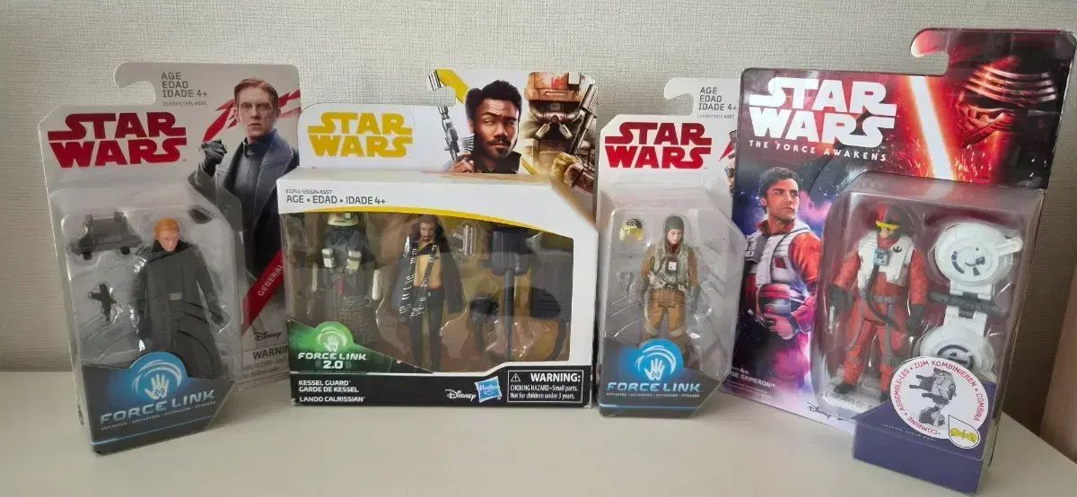 スター・ウォーズ フィギュア 4種 まとめ 出品