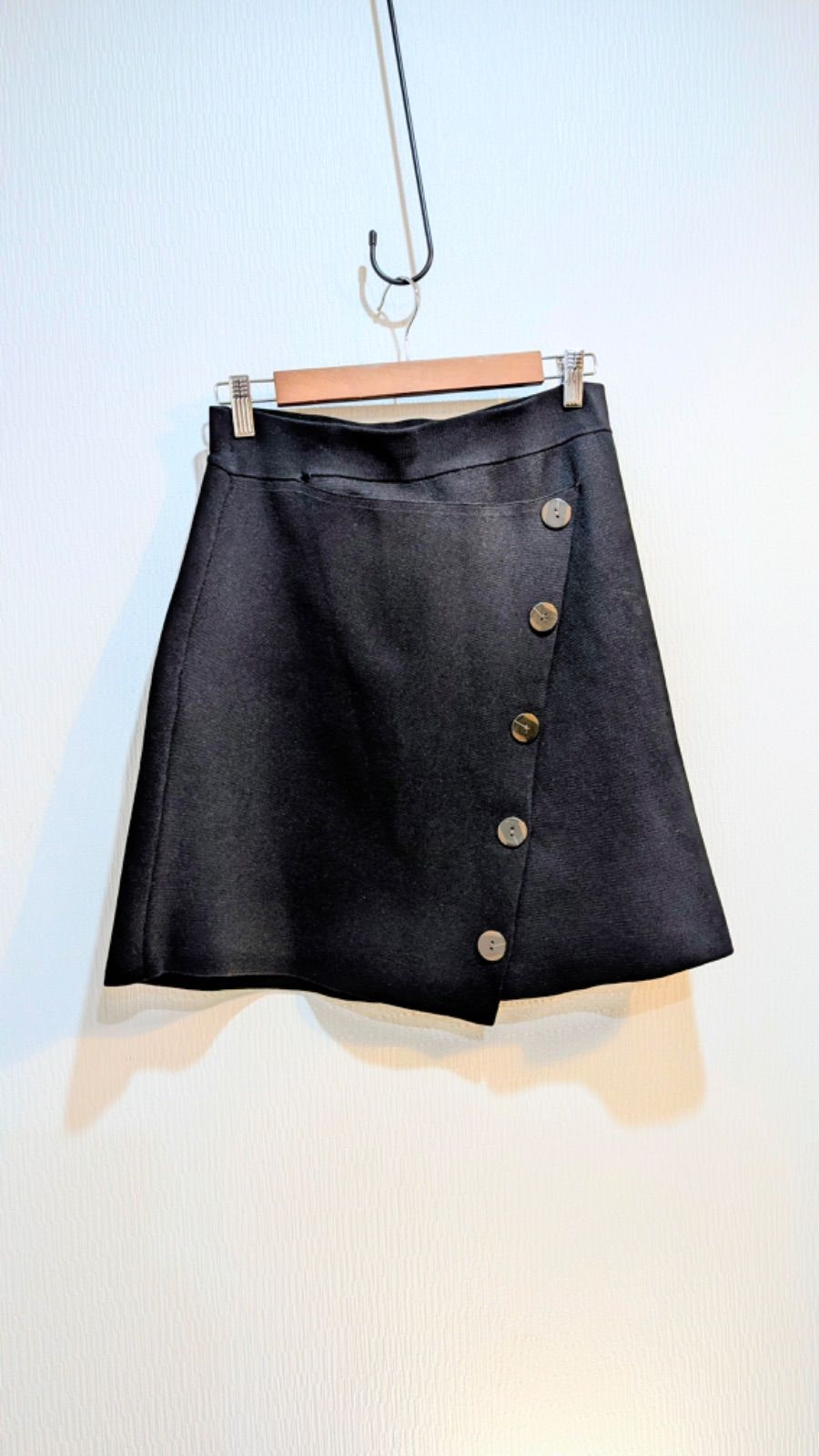 PARIS sandro ブラック　スカート　美品　ボタン　デザイン　Aライン　サイズ3 VISCOSE ポリアミド　エラスタン