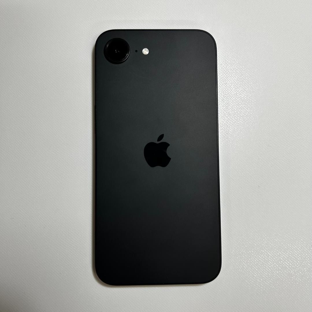 新品同様　【バッテリー100％】iPhone 16e｜SIMフリー版