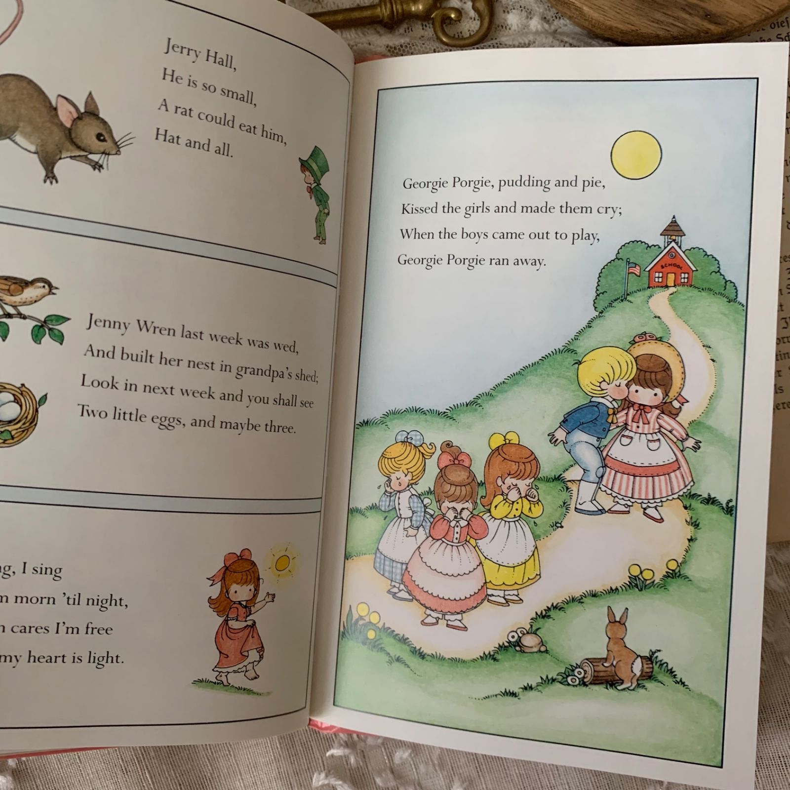ヴィンテージ絵本 『A Mother Goose Book』 Joan Walsh Anglund