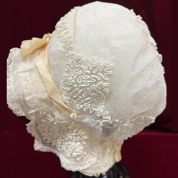 フランス製アンティーク・メッシュループ刺繍レース飾り少女用ボネ