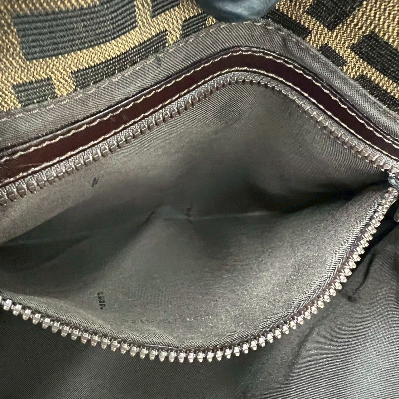 極 美品 FENDI フェンディ ヴィンテージ ズッカ FF 柄 キャンバス