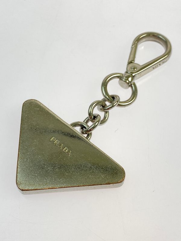 中古品】 PRADA プラダ サフィアーノ トライアングルロゴ キーホルダー