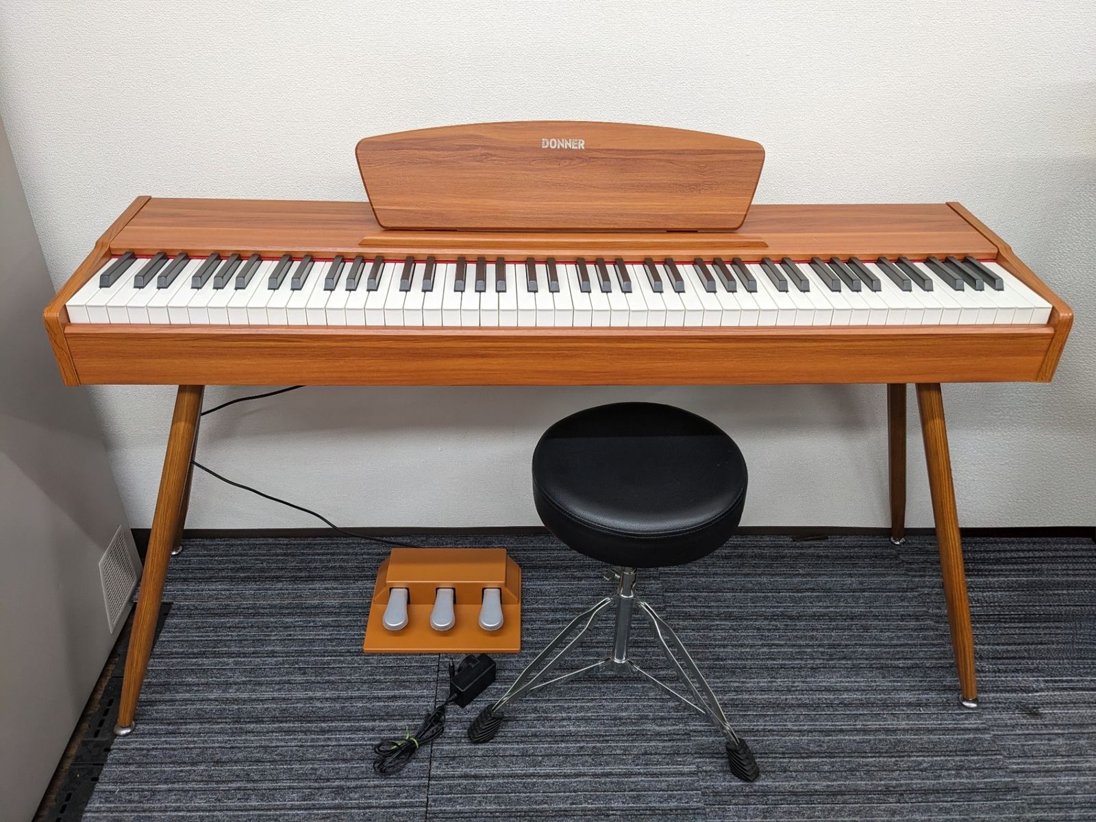 お引き取り限定◇DONNER 電子ピアノ DDP-80 椅子付き 木目調 88鍵
