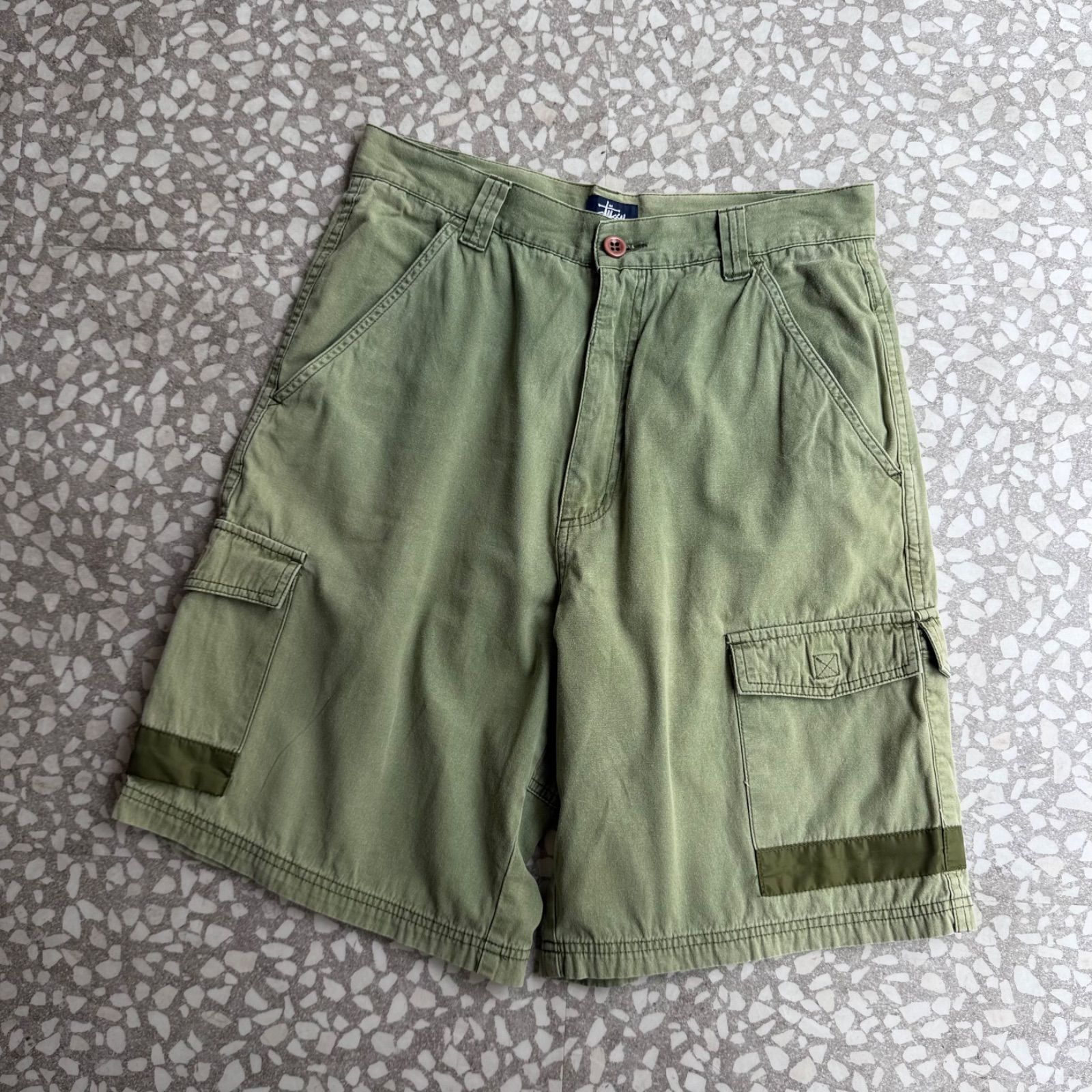 [ Archive アーカイブ Y2K ]　STUSSY / 00’s short cargo size 32 ステューシー　オールドステューシー　ハーフパンツ　カーゴパンツ　2000年代　ストリート　好配色 ミリタリー　緑　ズボン　ショーン