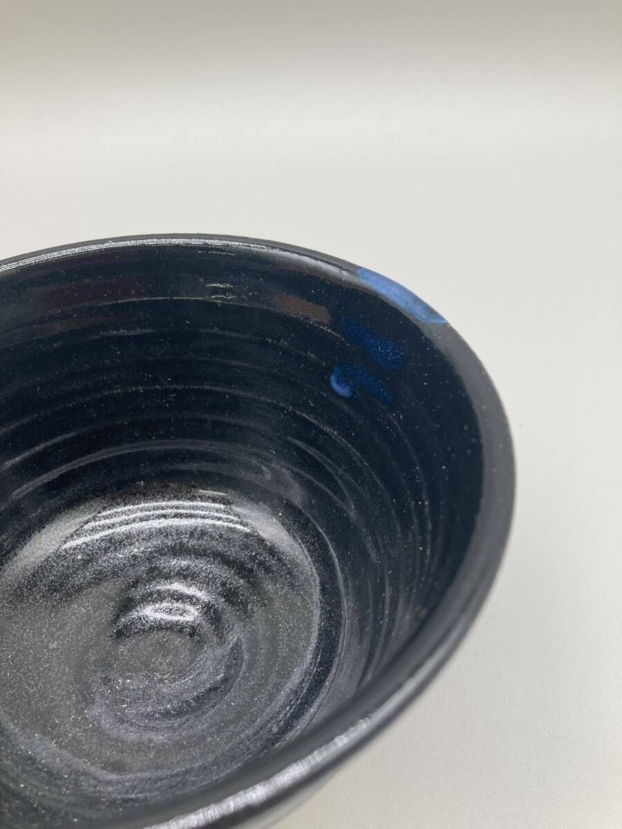 8-0702-30】梅峰作 黒釉 抹茶碗 茶器 茶道具 共箱付 - メルカリ