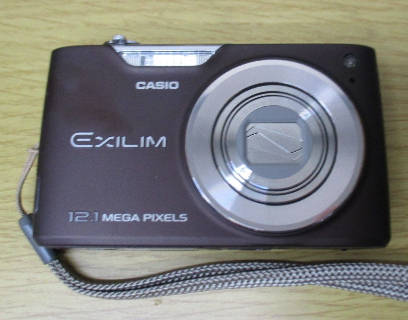 C187 CASIO　EXILIM EX- Z450　コンパクトデジタルカメラ