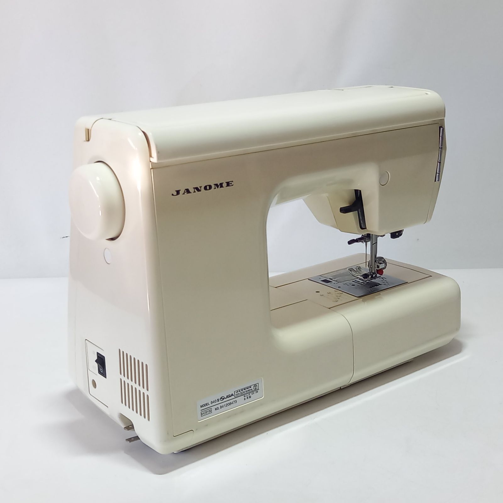 蛇の目ミシンメモリークラフト5100型。 ジャノメ コンピューターミシン メモリークラフト5100 840型 JANOME