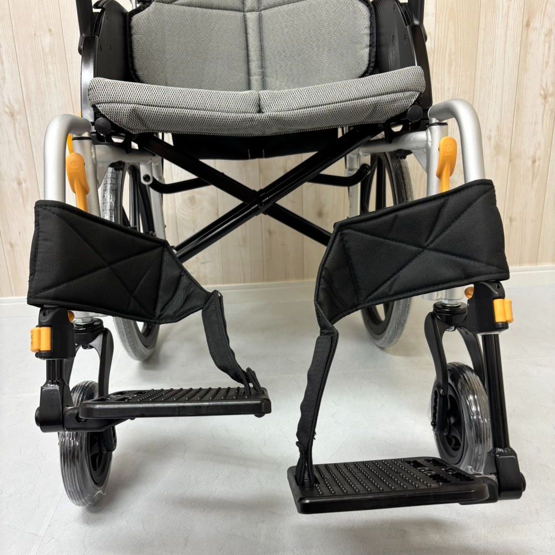 消毒済 中古 車椅子】すぐ使える車椅子 美品 NEXT-61B 松永製作所