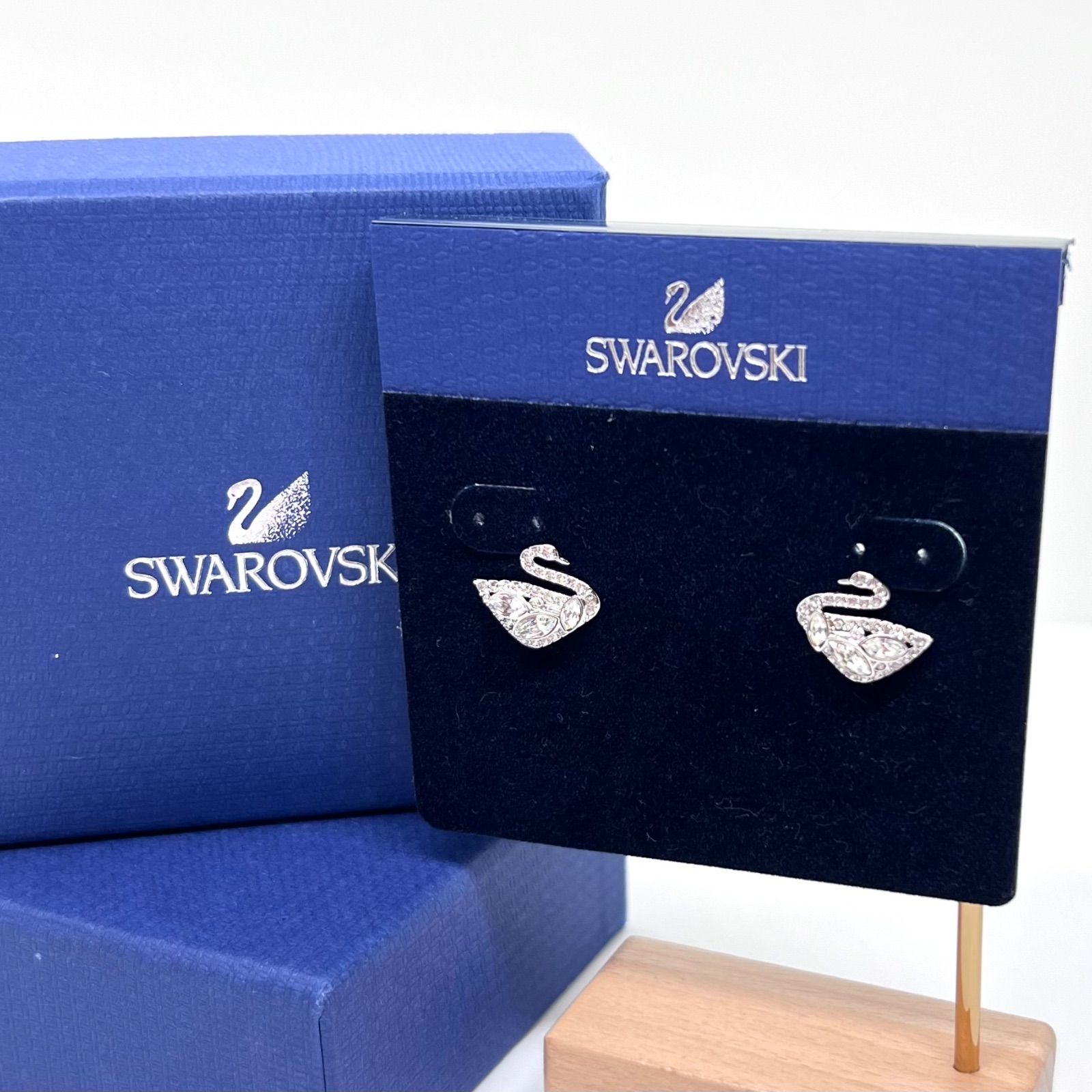 美品☆SWAROVSKI スワロフスキー ピアス スワン クリスタル 白鳥