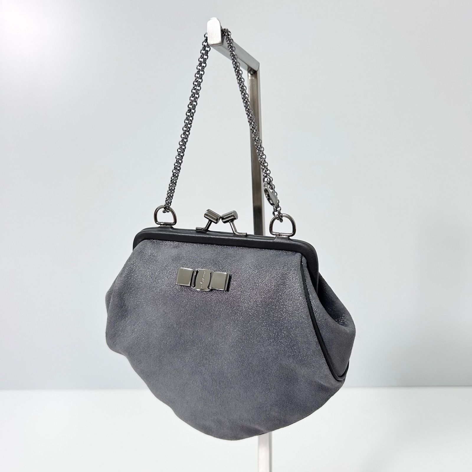 中古 Salvatore Ferragamo フェラガモ ハンドバッグ JS-224617 グレー レザー がま口 ポーチ ミニバッグ スモール レディース 女性 婦人