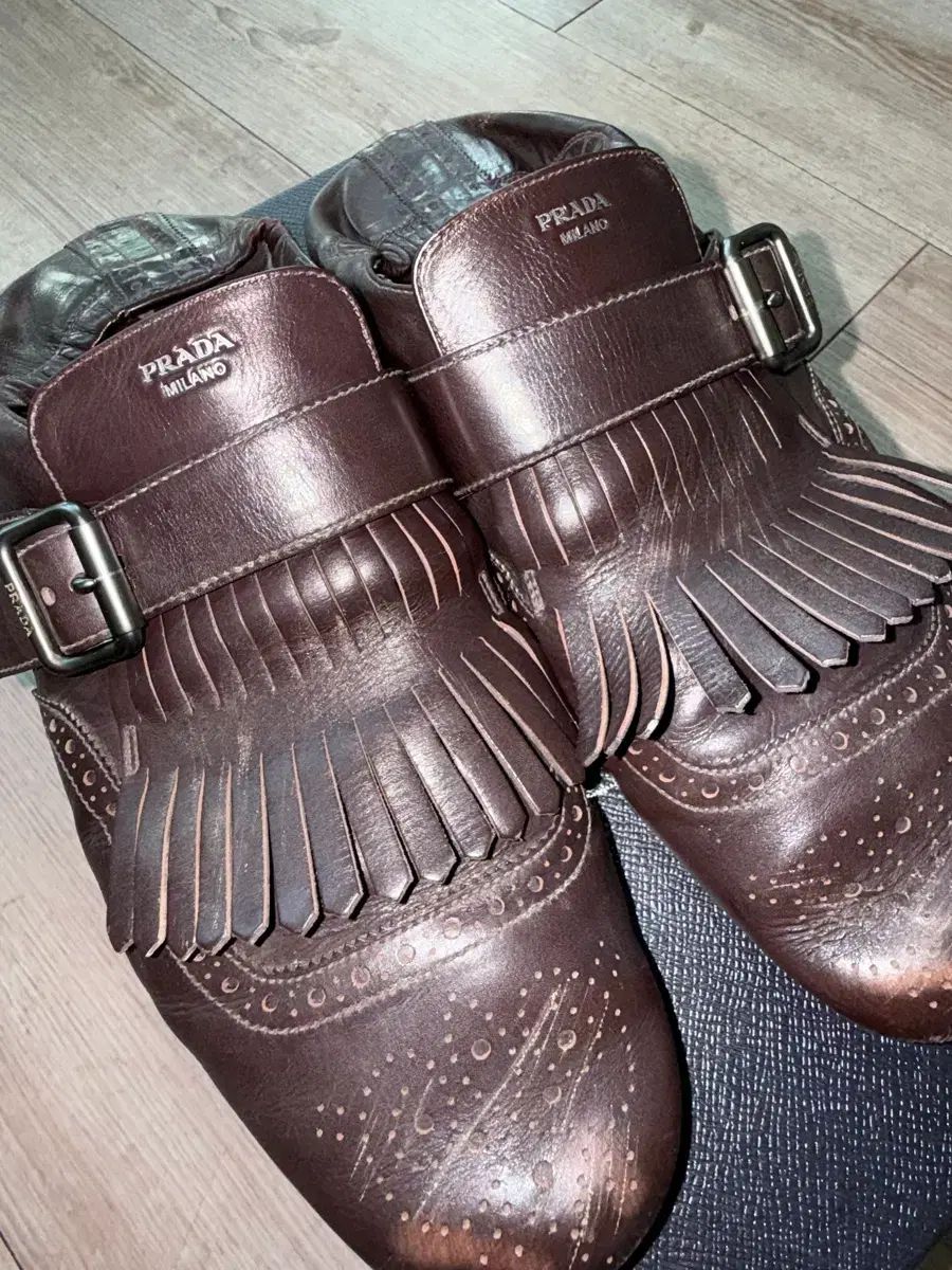 uk9 280 PRADA プラダ モンク ストラップ ブラウン 121,049円