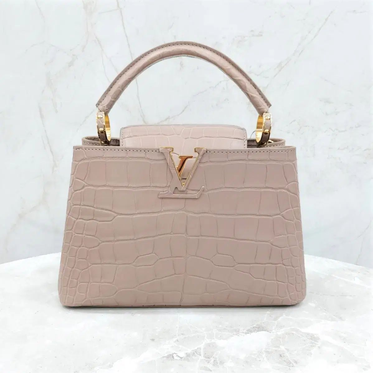 Louis Vuitton LV カプシーヌ BB マット Alligator