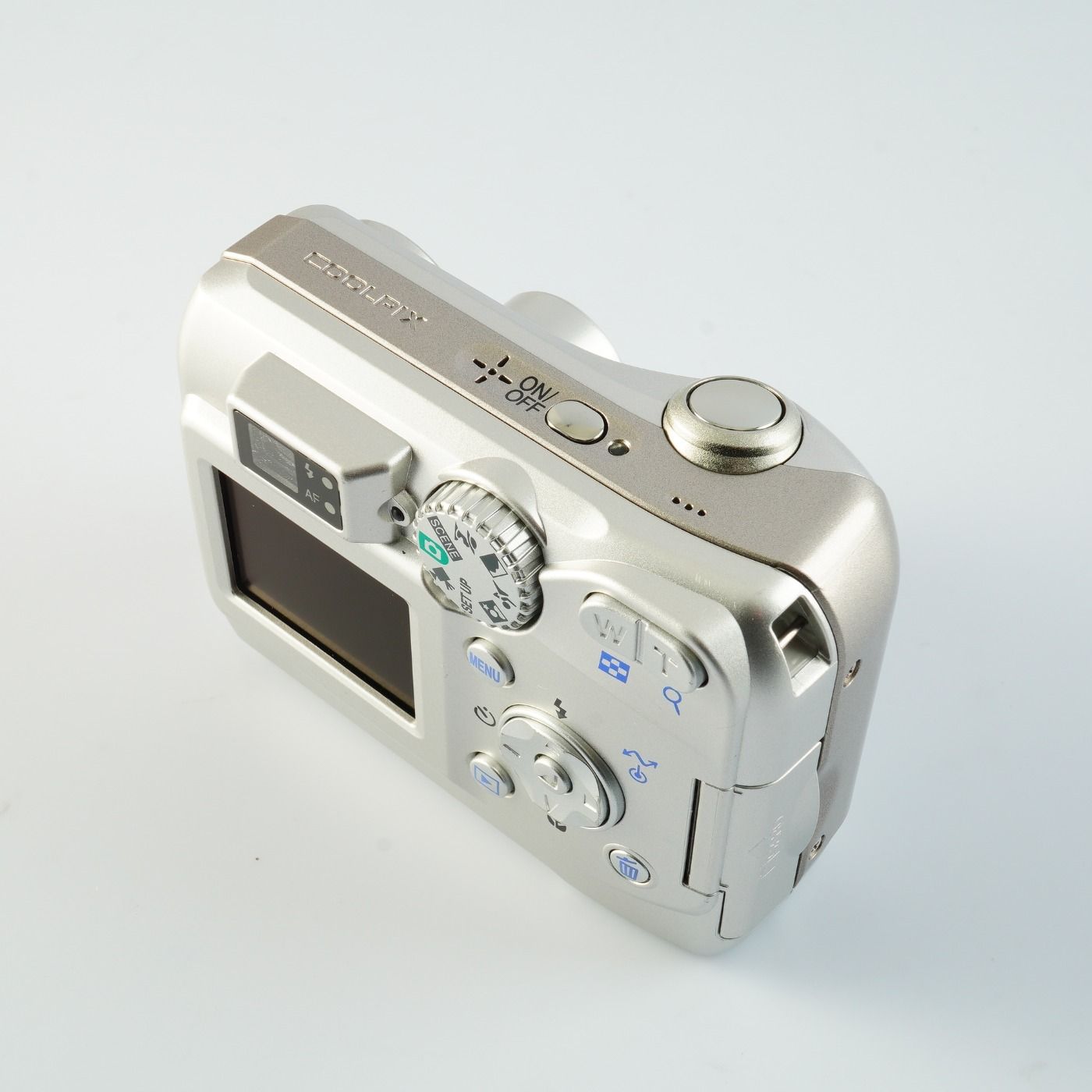 Nikon ニコン Coolpix 3200 コンパクトデジタルカメラ - メルカリ