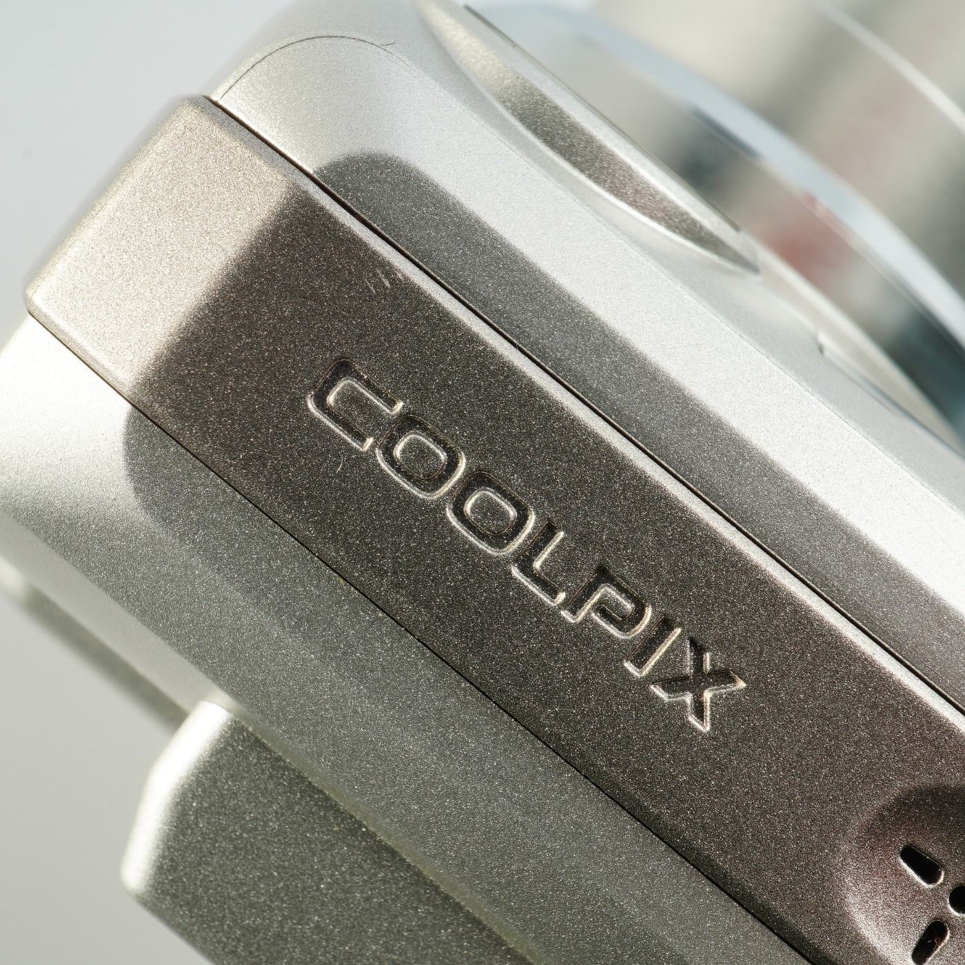 Nikon ニコン Coolpix 3200 コンパクトデジタルカメラ - メルカリ