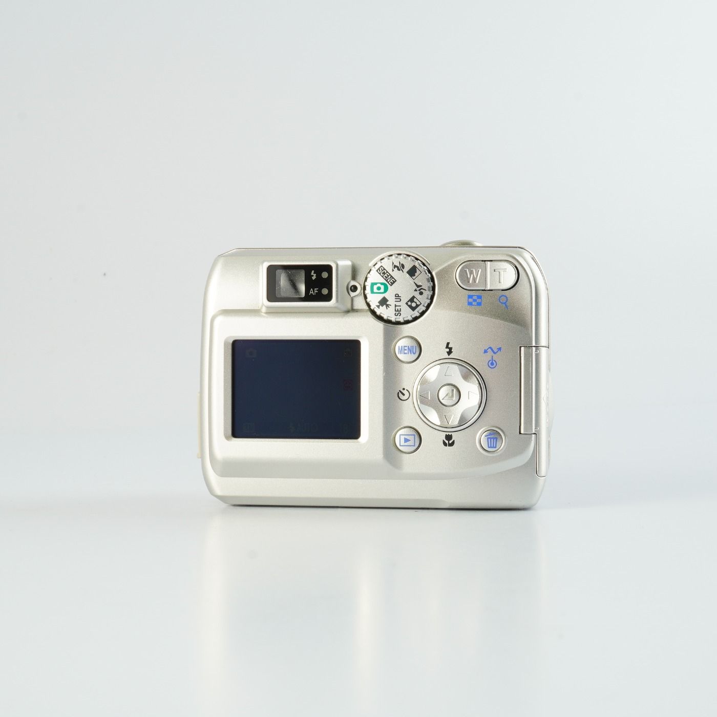 Nikon ニコン Coolpix 3200 コンパクトデジタルカメラ - メルカリ