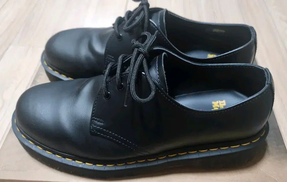 新品級) DR. MARTENS ドクターマーチン 3ホール 1461 ベックス uk9