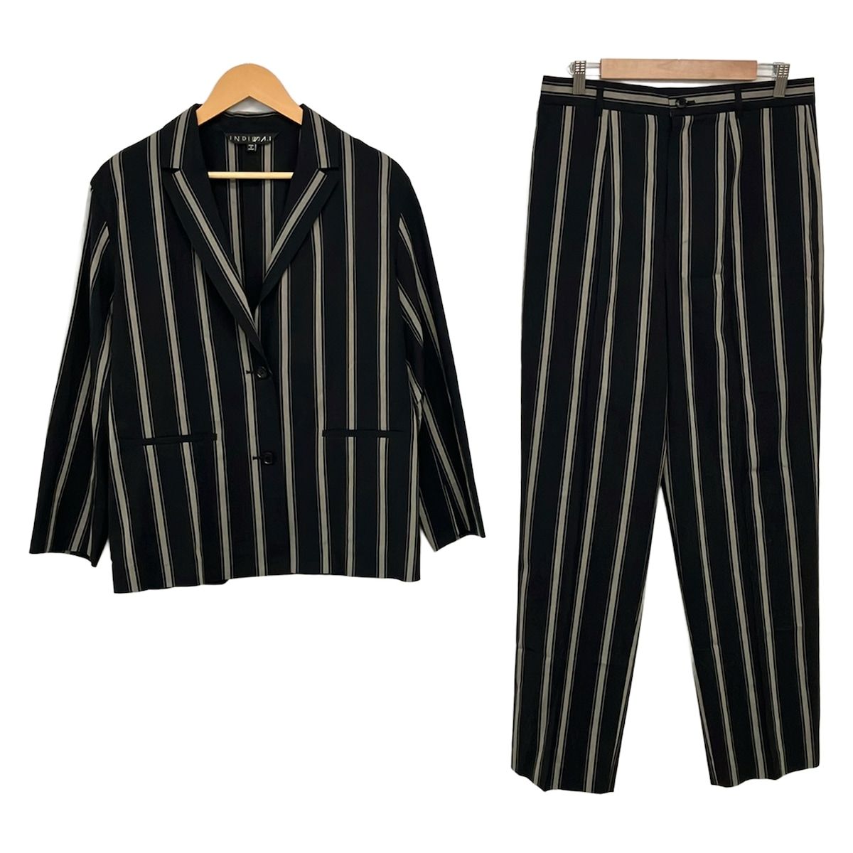 INDIVI(インディビ) レディースパンツスーツ レディース美品 黒