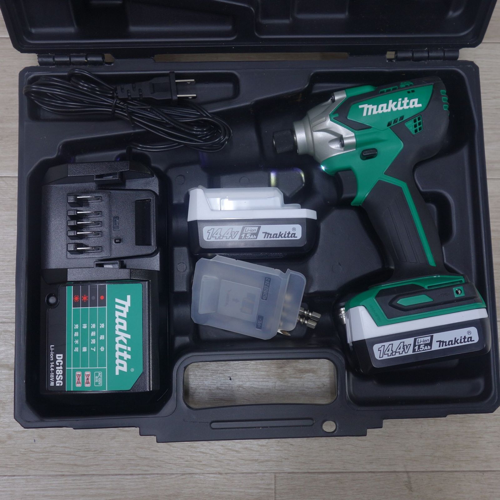 [送料無料] 美品！バッテリー2個◆マキタ 充電式 インパクト ドライバ 14.4V MTD001DSX 充電器 ケース付き 付属品付き 電動 工具◆ 13,665円
